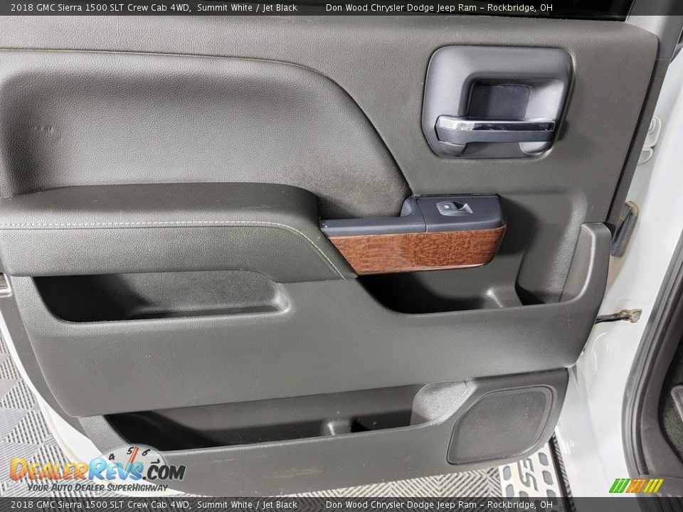 Door Panel of 2018 GMC Sierra 1500 SLT Crew Cab 4WD Photo #30