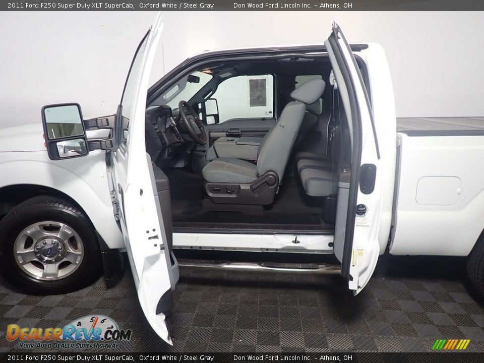 Front Seat of 2011 Ford F250 Super Duty XLT SuperCab Photo #34