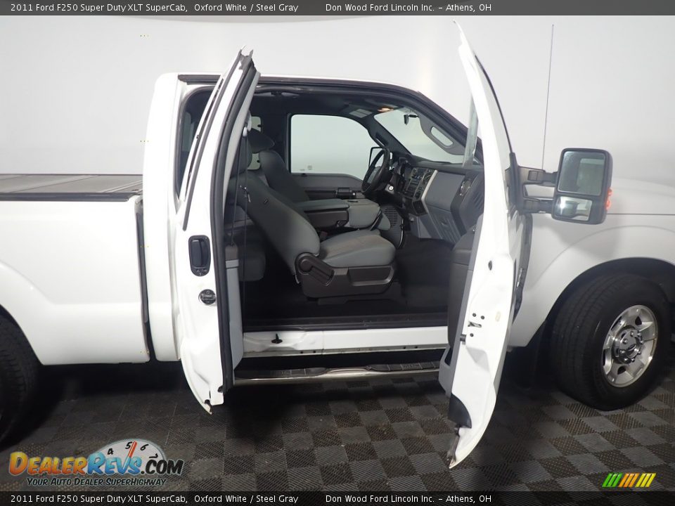2011 Ford F250 Super Duty XLT SuperCab Oxford White / Steel Gray Photo #36