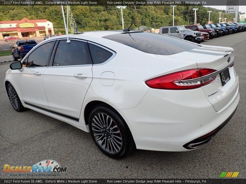 2017 Ford Fusion SE AWD Oxford White / Medium Light Stone Photo #3