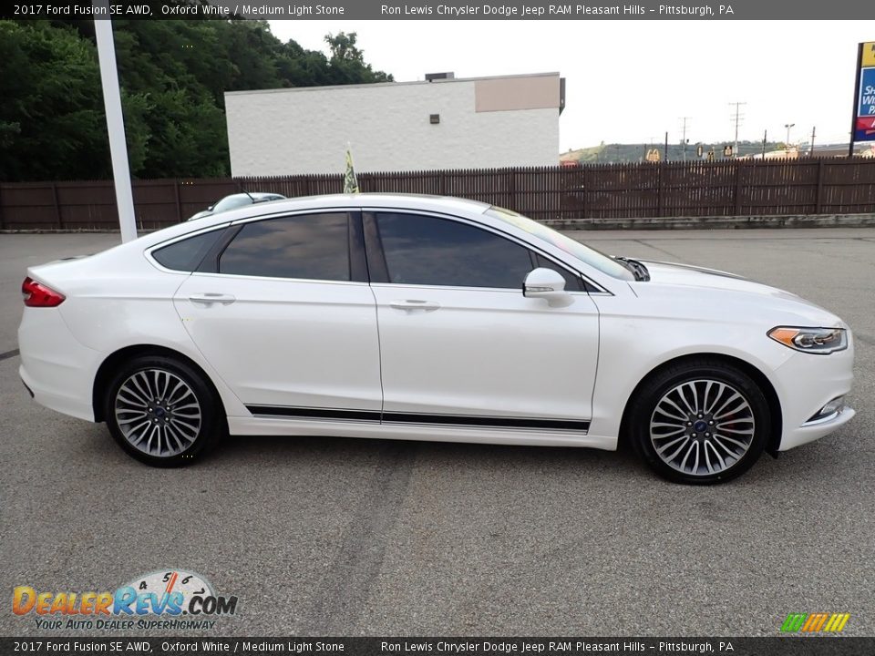 2017 Ford Fusion SE AWD Oxford White / Medium Light Stone Photo #7