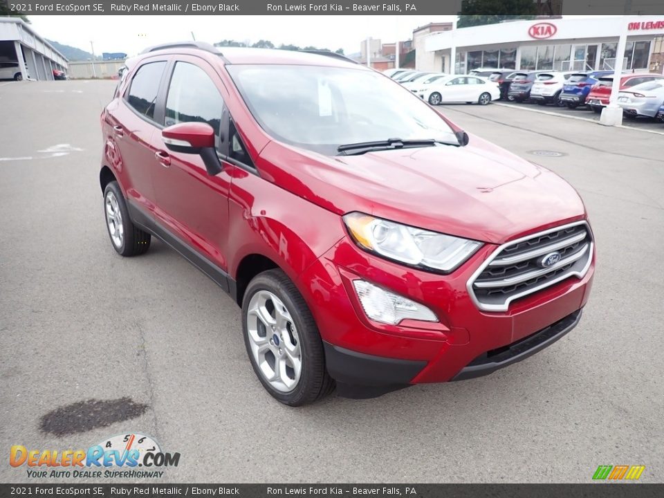 Front 3/4 View of 2021 Ford EcoSport SE Photo #3