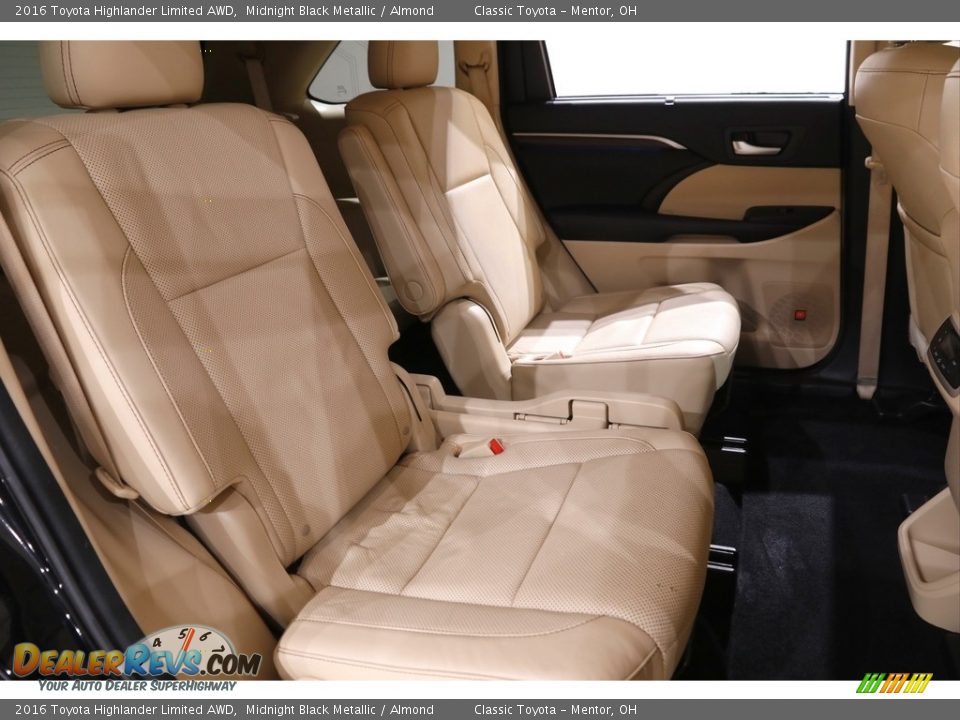 2016 Toyota Highlander Limited AWD Midnight Black Metallic / Almond Photo #16