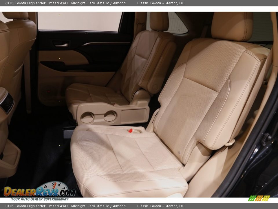 2016 Toyota Highlander Limited AWD Midnight Black Metallic / Almond Photo #17
