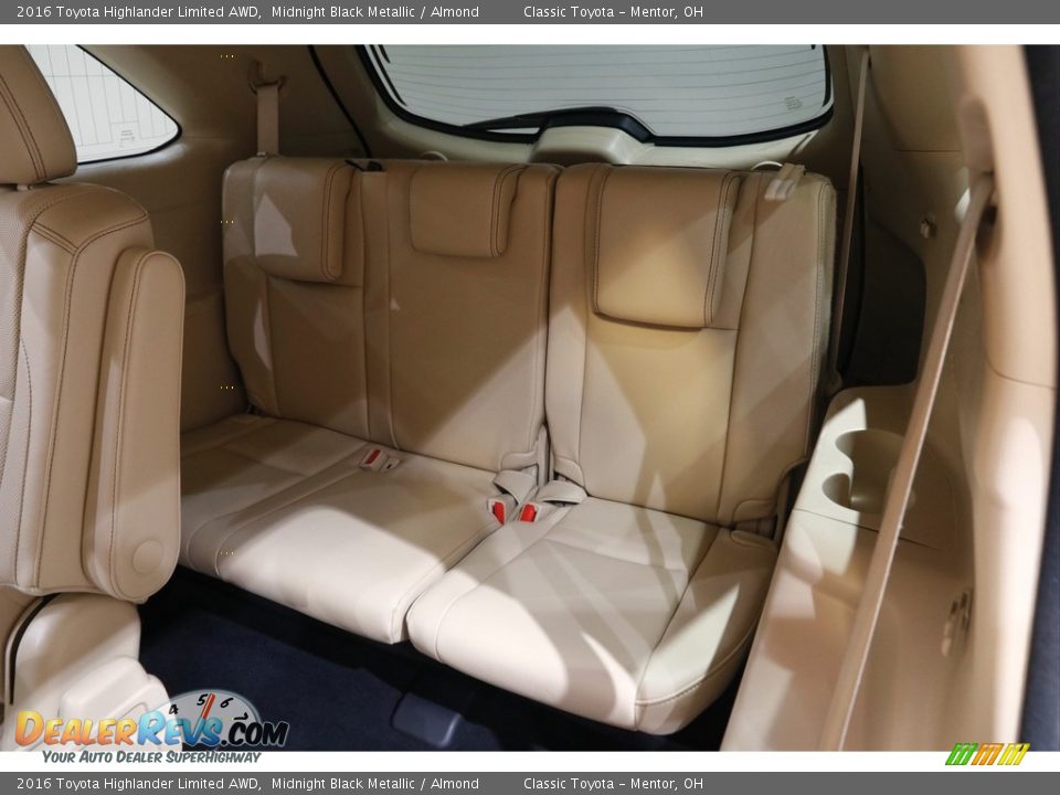 2016 Toyota Highlander Limited AWD Midnight Black Metallic / Almond Photo #18