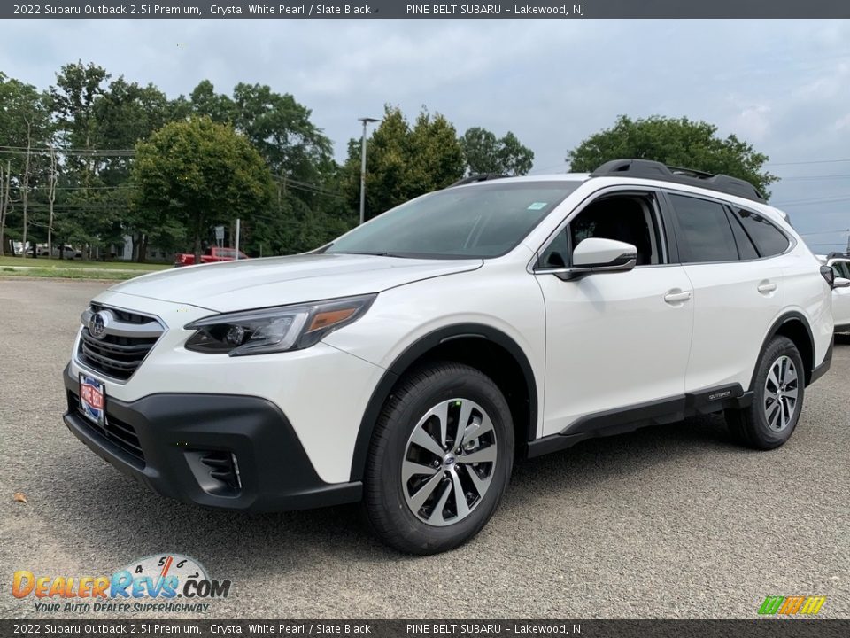 2022 Subaru Outback 2.5i Premium Crystal White Pearl / Slate Black Photo #1