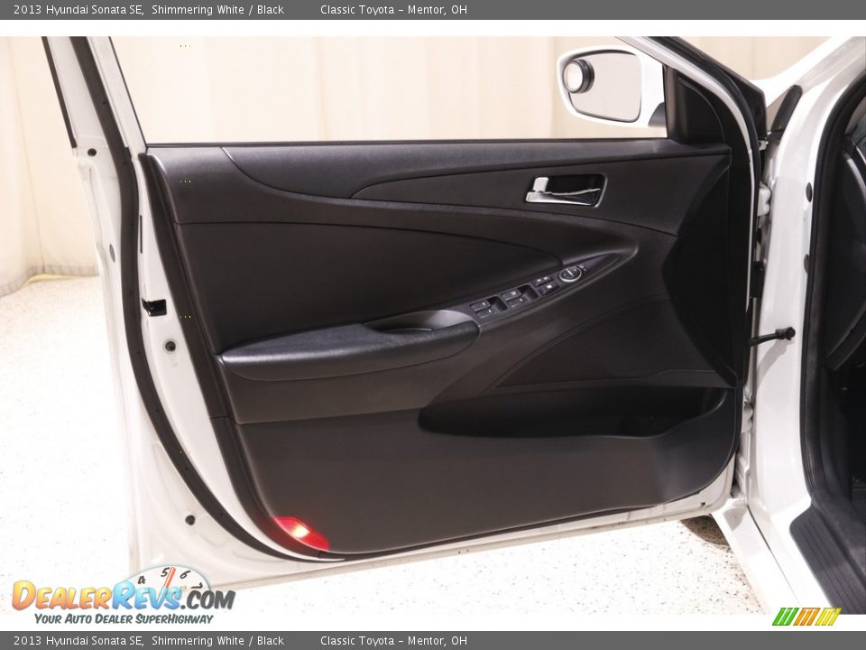 2013 Hyundai Sonata SE Shimmering White / Black Photo #4