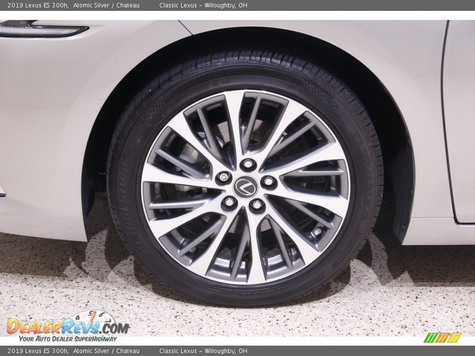 2019 Lexus ES 300h Wheel Photo #4