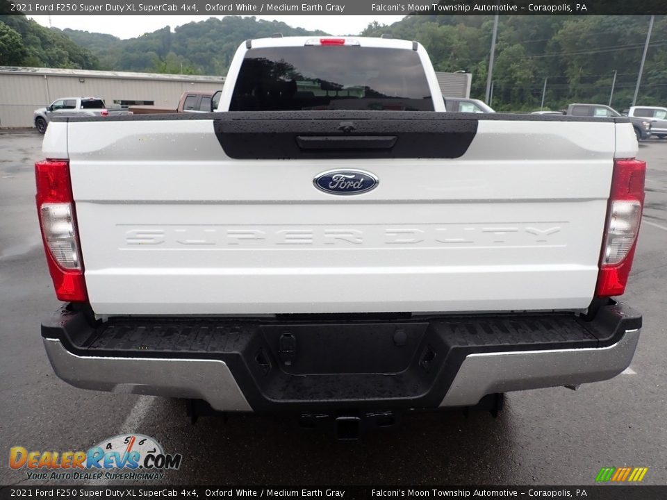 2021 Ford F250 Super Duty XL SuperCab 4x4 Oxford White / Medium Earth Gray Photo #8