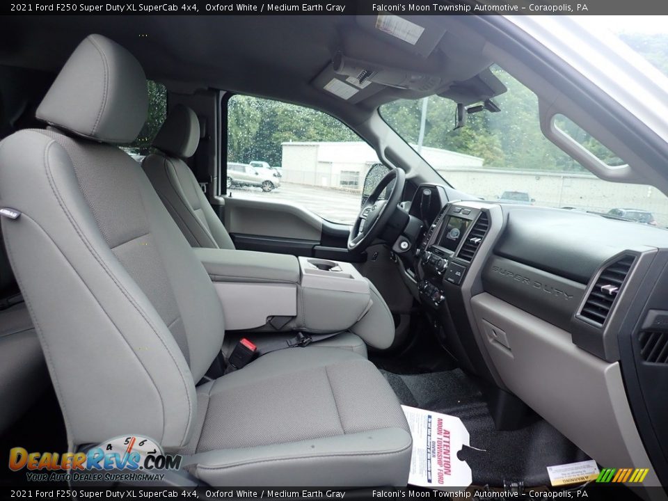 Front Seat of 2021 Ford F250 Super Duty XL SuperCab 4x4 Photo #12