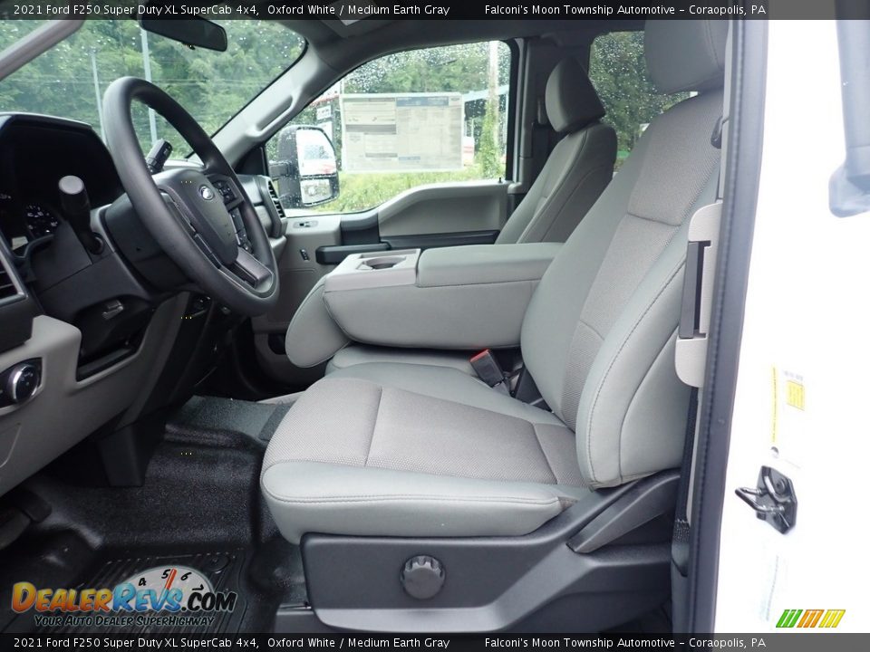 Front Seat of 2021 Ford F250 Super Duty XL SuperCab 4x4 Photo #14