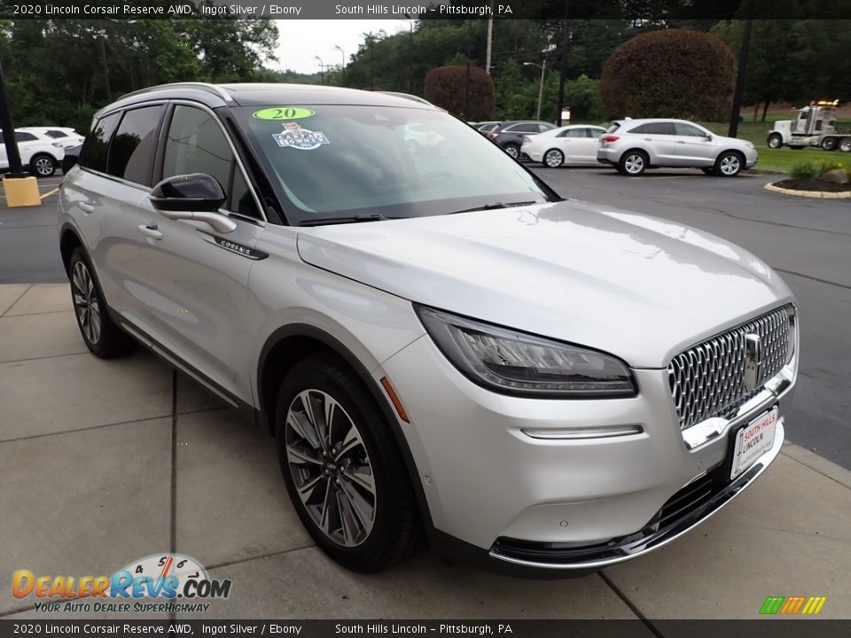 Front 3/4 View of 2020 Lincoln Corsair Reserve AWD Photo #8