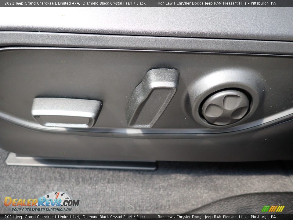 2021 Jeep Grand Cherokee L Limited 4x4 Diamond Black Crystal Pearl / Black Photo #16