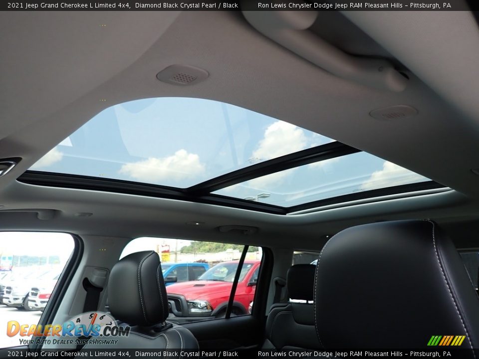 2021 Jeep Grand Cherokee L Limited 4x4 Diamond Black Crystal Pearl / Black Photo #17
