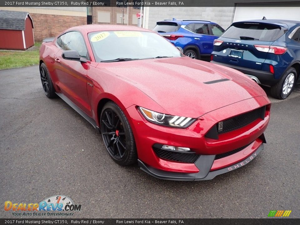 Front 3/4 View of 2017 Ford Mustang Shelby GT350 Photo #3