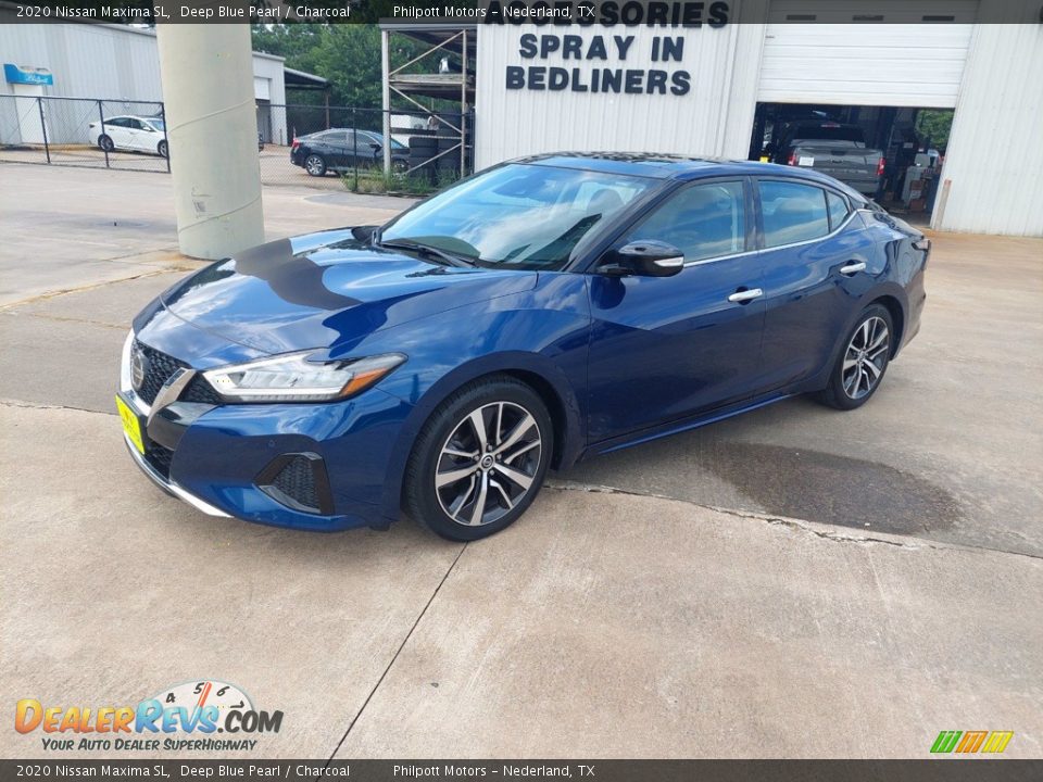 Front 3/4 View of 2020 Nissan Maxima SL Photo #3