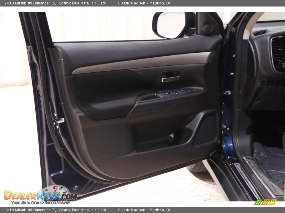 2018 Mitsubishi Outlander ES Cosmic Blue Metallic / Black Photo #4