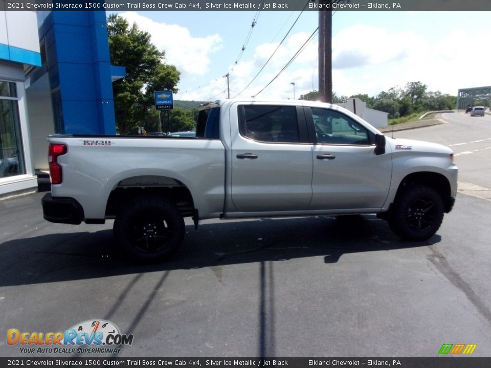 2021 Chevrolet Silverado 1500 Custom Trail Boss Crew Cab 4x4 Silver Ice Metallic / Jet Black Photo #3