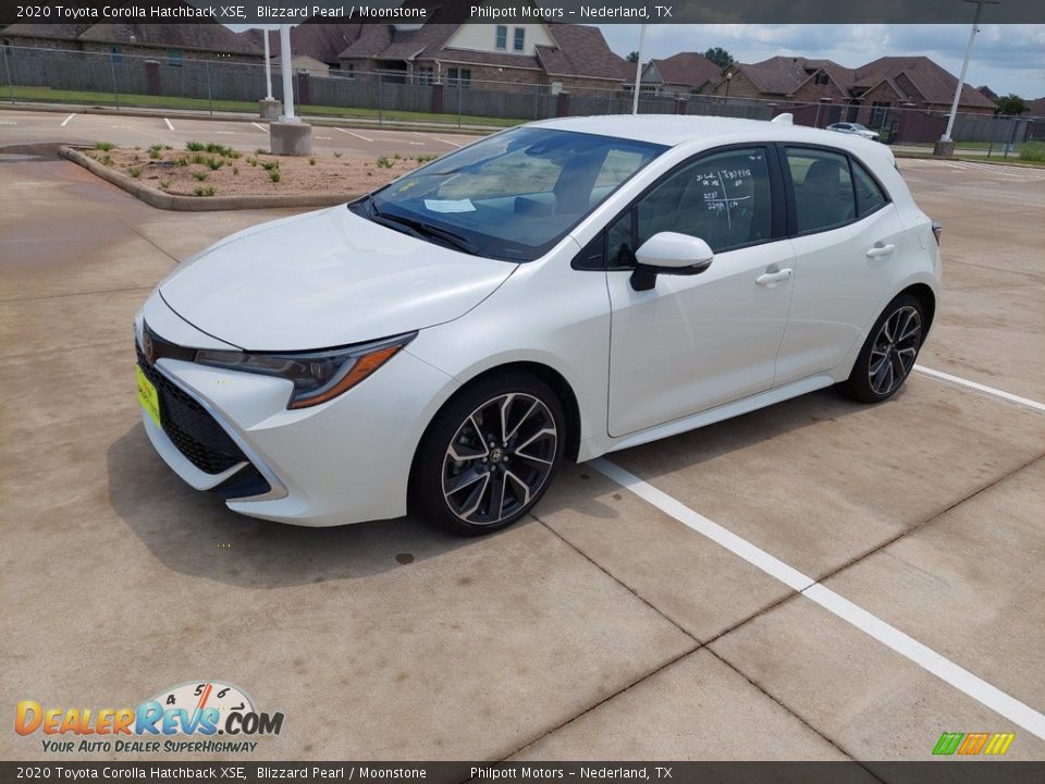 2020 Toyota Corolla Hatchback XSE Blizzard Pearl / Moonstone Photo #3