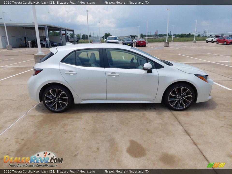 2020 Toyota Corolla Hatchback XSE Blizzard Pearl / Moonstone Photo #8