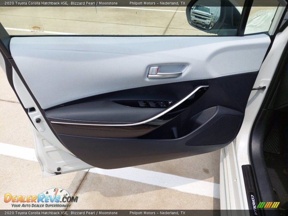 2020 Toyota Corolla Hatchback XSE Blizzard Pearl / Moonstone Photo #13
