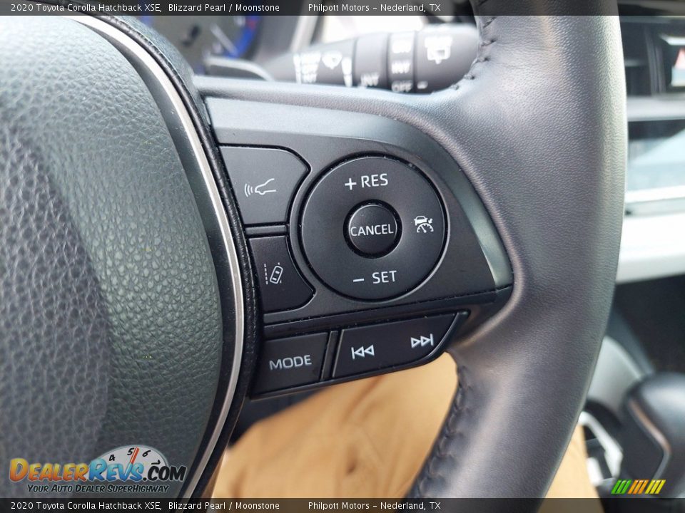 2020 Toyota Corolla Hatchback XSE Blizzard Pearl / Moonstone Photo #17