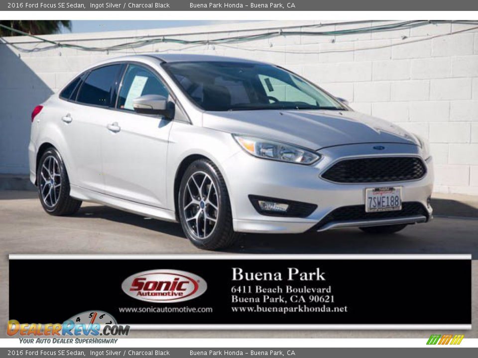 2016 Ford Focus SE Sedan Ingot Silver / Charcoal Black Photo #1