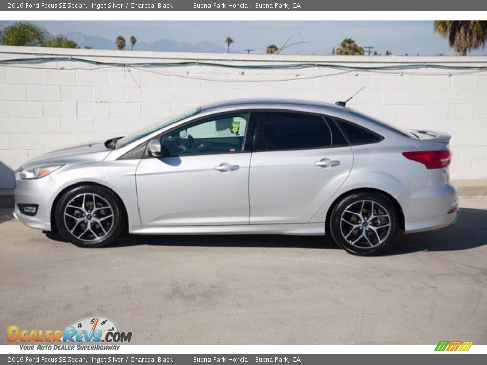 2016 Ford Focus SE Sedan Ingot Silver / Charcoal Black Photo #8