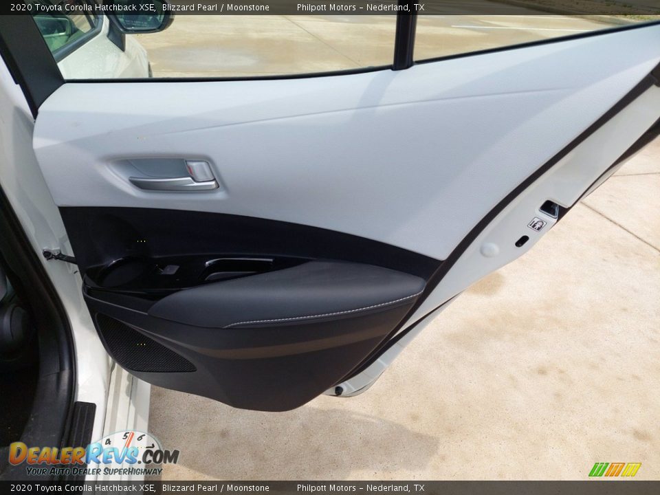 2020 Toyota Corolla Hatchback XSE Blizzard Pearl / Moonstone Photo #24
