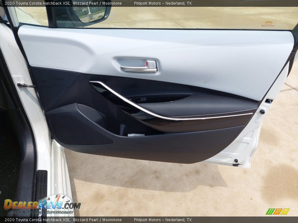 2020 Toyota Corolla Hatchback XSE Blizzard Pearl / Moonstone Photo #26