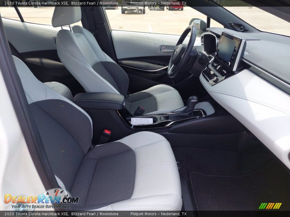 2020 Toyota Corolla Hatchback XSE Blizzard Pearl / Moonstone Photo #27