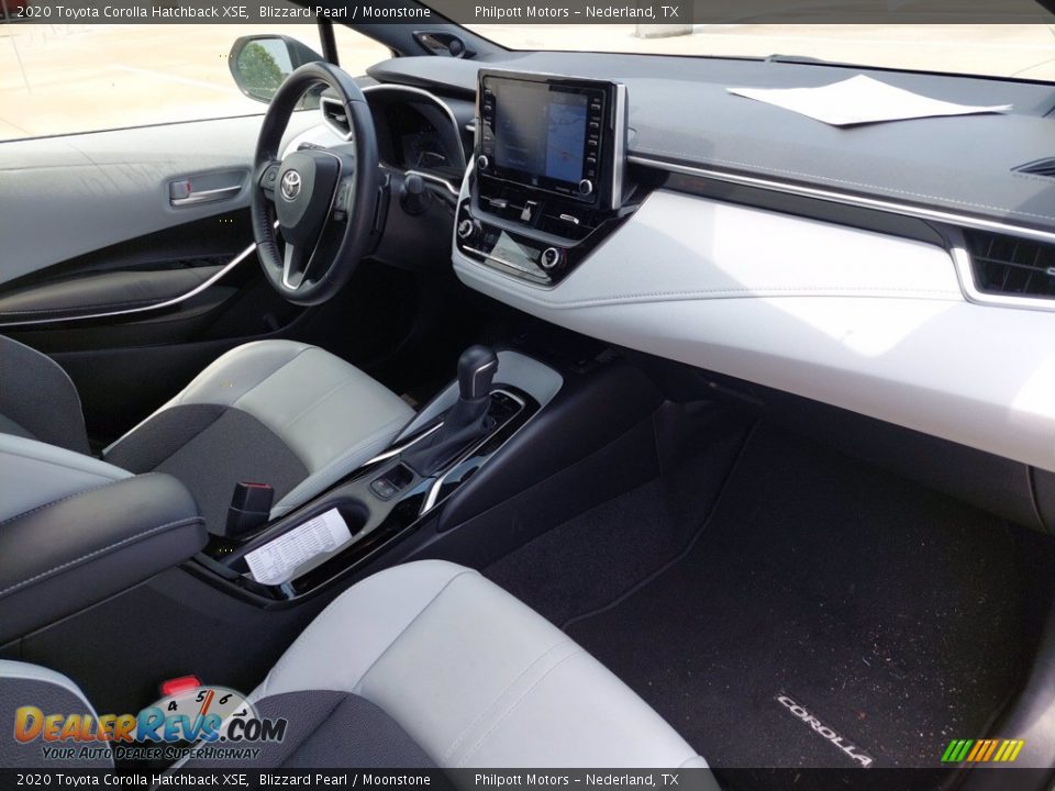 2020 Toyota Corolla Hatchback XSE Blizzard Pearl / Moonstone Photo #28