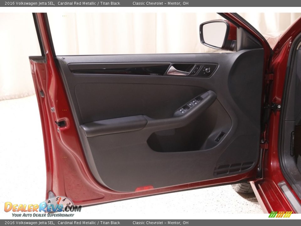 Door Panel of 2016 Volkswagen Jetta SEL Photo #4