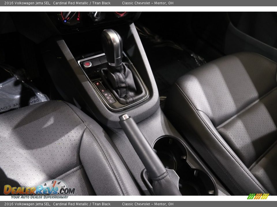 2016 Volkswagen Jetta SEL Shifter Photo #11