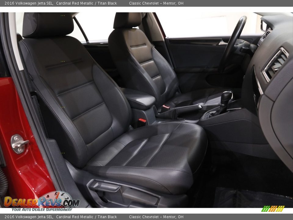 Front Seat of 2016 Volkswagen Jetta SEL Photo #12