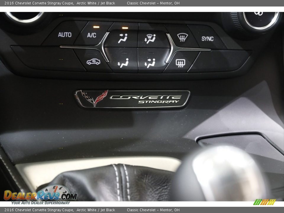 Controls of 2016 Chevrolet Corvette Stingray Coupe Photo #14