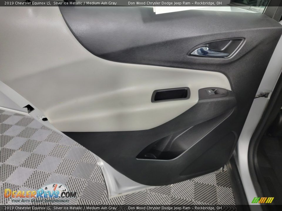 2019 Chevrolet Equinox LS Silver Ice Metallic / Medium Ash Gray Photo #26