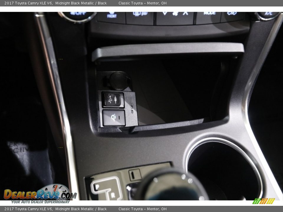 2017 Toyota Camry XLE V6 Midnight Black Metallic / Black Photo #12