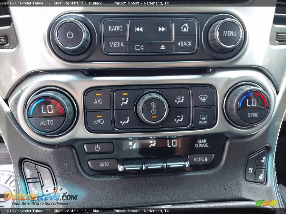 Controls of 2016 Chevrolet Tahoe LTZ Photo #22