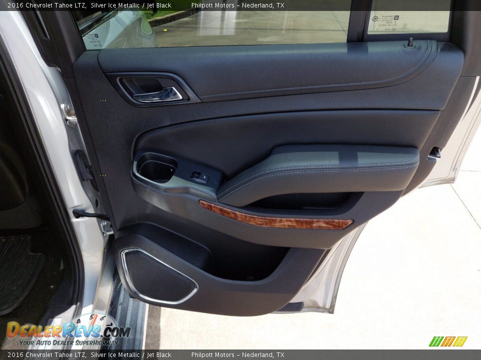 Door Panel of 2016 Chevrolet Tahoe LTZ Photo #28
