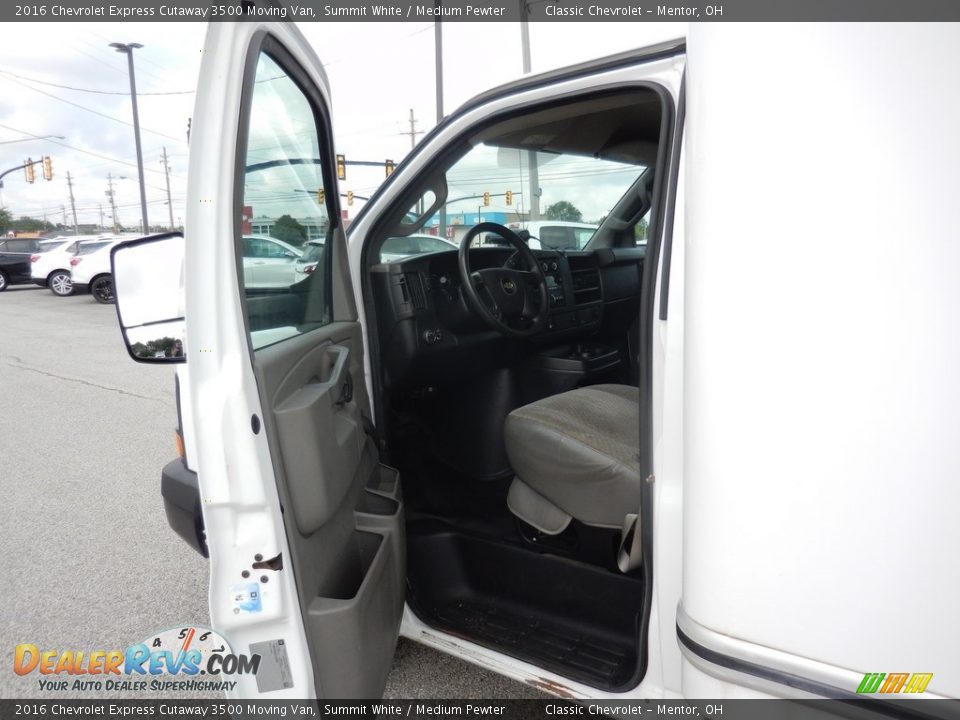 2016 Chevrolet Express Cutaway 3500 Moving Van Summit White / Medium Pewter Photo #2