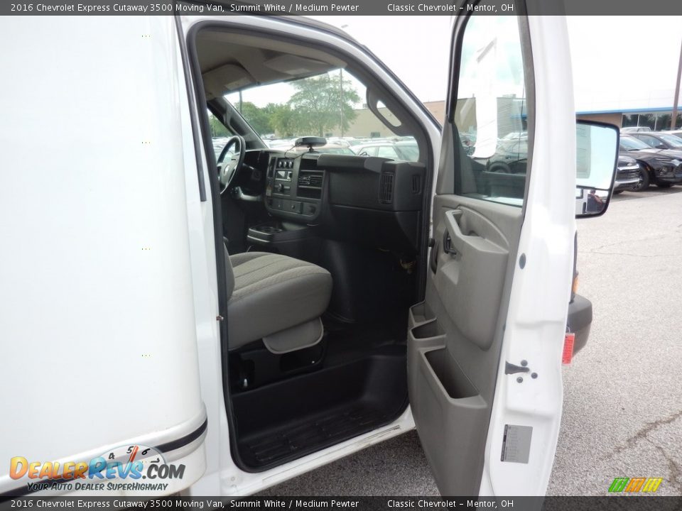 2016 Chevrolet Express Cutaway 3500 Moving Van Summit White / Medium Pewter Photo #3