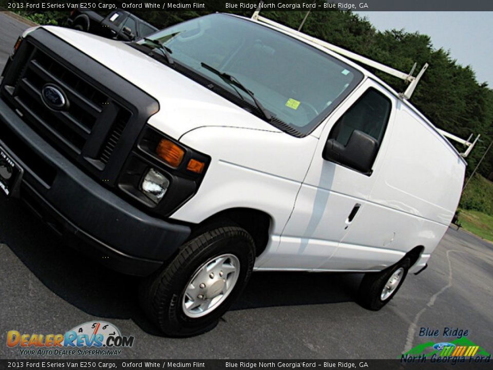 2013 Ford E Series Van E250 Cargo Oxford White / Medium Flint Photo #18