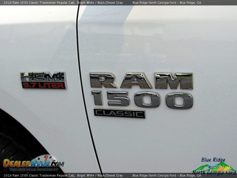 2019 Ram 1500 Classic Tradesman Regular Cab Bright White / Black/Diesel Gray Photo #25