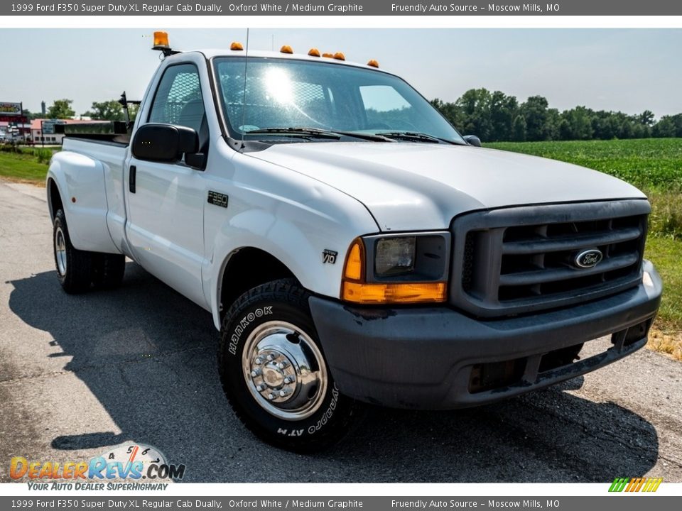 Front 3/4 View of 1999 Ford F350 Super Duty XL Regular Cab Dually Photo #1