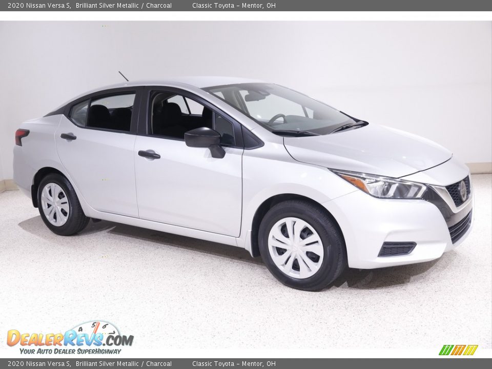 Front 3/4 View of 2020 Nissan Versa S Photo #1