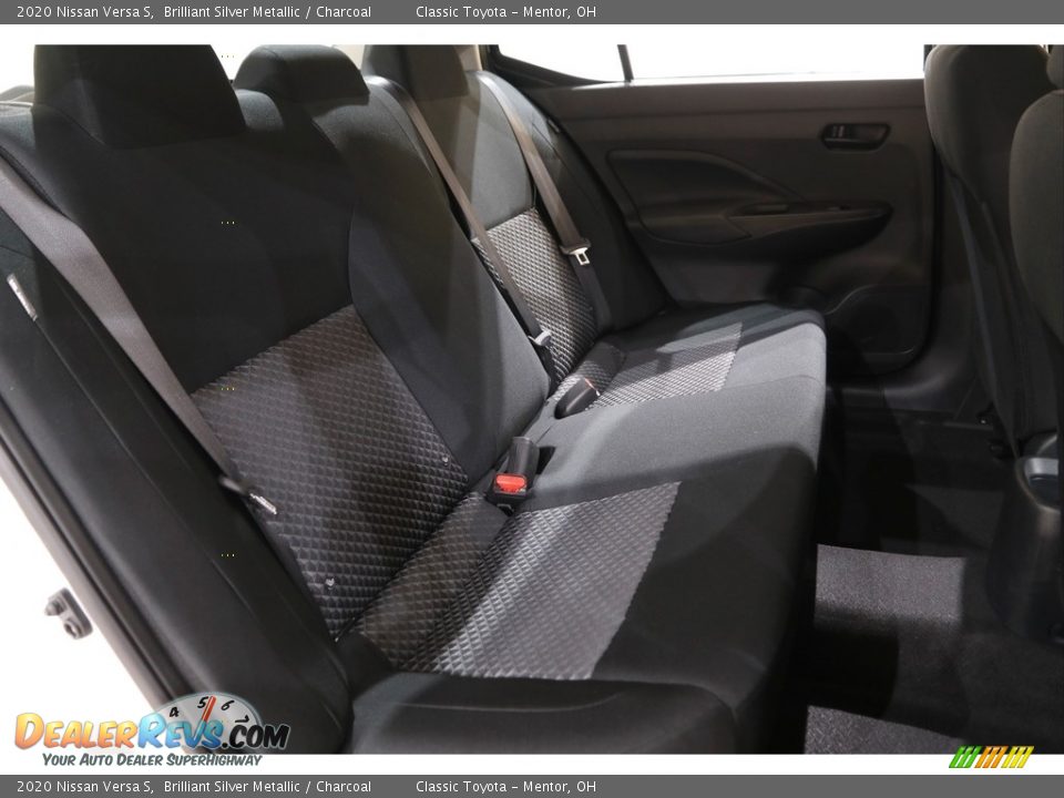 2020 Nissan Versa S Brilliant Silver Metallic / Charcoal Photo #16