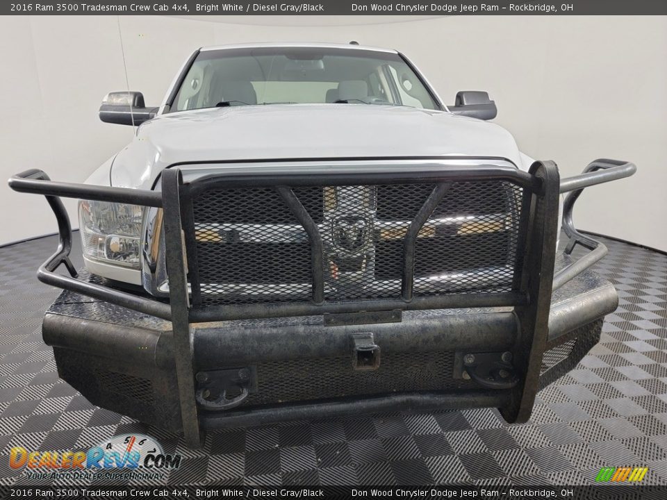 2016 Ram 3500 Tradesman Crew Cab 4x4 Bright White / Diesel Gray/Black Photo #2