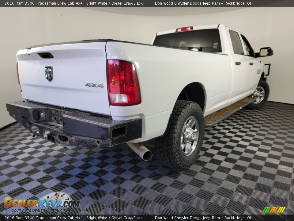 2016 Ram 3500 Tradesman Crew Cab 4x4 Bright White / Diesel Gray/Black Photo #7