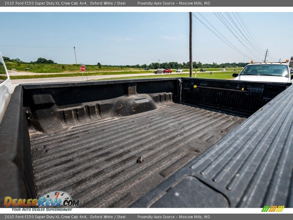 2015 Ford F250 Super Duty XL Crew Cab 4x4 Oxford White / Steel Photo #24